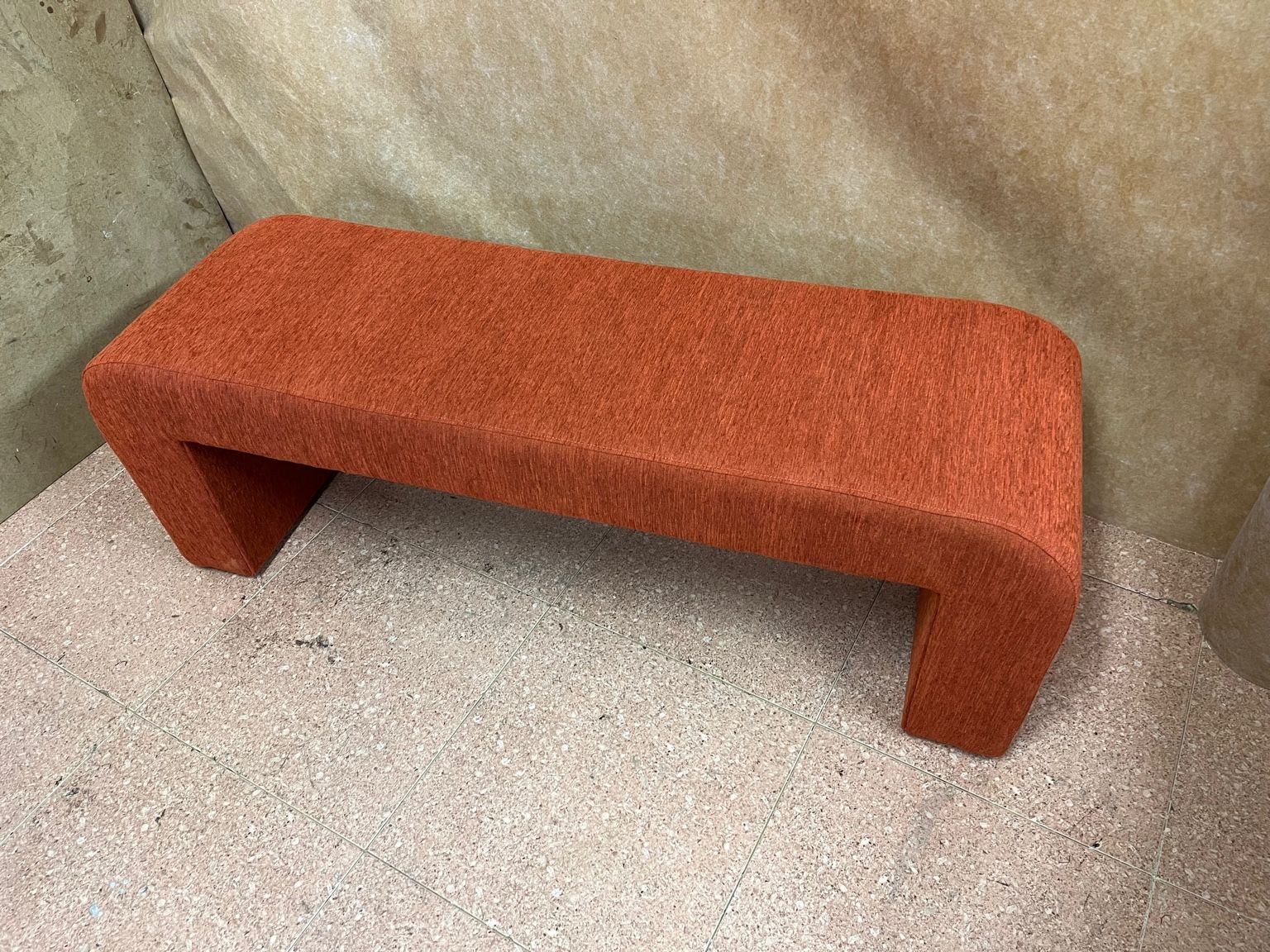 Banco tapizado pie de cama Barrio Salamanca Madrid